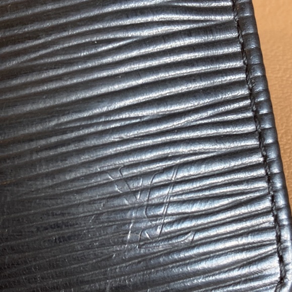 Louis Vuitton Zip Card Key Case, Black Epi Leather, Preowned , CA0063 - Picture 3 of 15